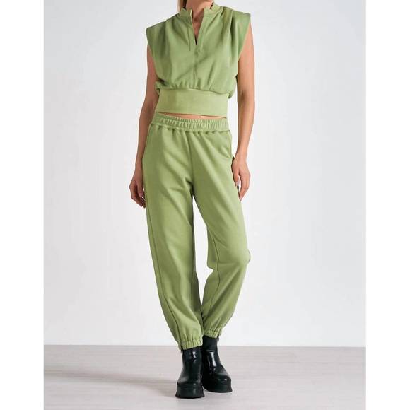 NEW ELAN sleeveless v-neck top in green - Picture 3 of 4